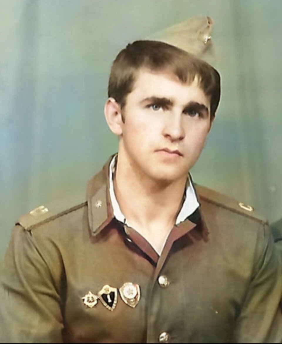     Иоанн Осяк познакомился с будущей женой, когда служил в армии. Фото: из семейного архива