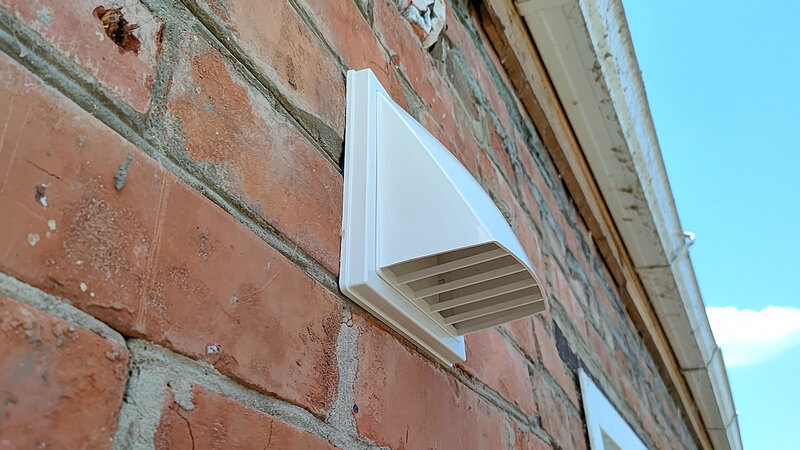 Вентиляция через стену в частном доме: лучшие схемы и способы установки