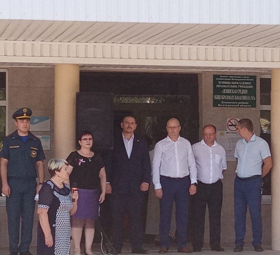     В школе под Волгоградом увековечили память погибшего на Украине капитана Романа Николенко Юлия Данильченко