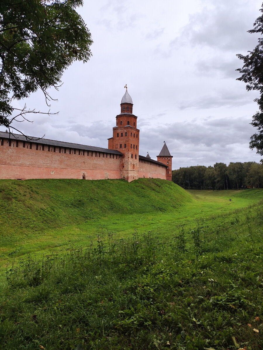 Фото сделано в конце сентября, а будто лето 