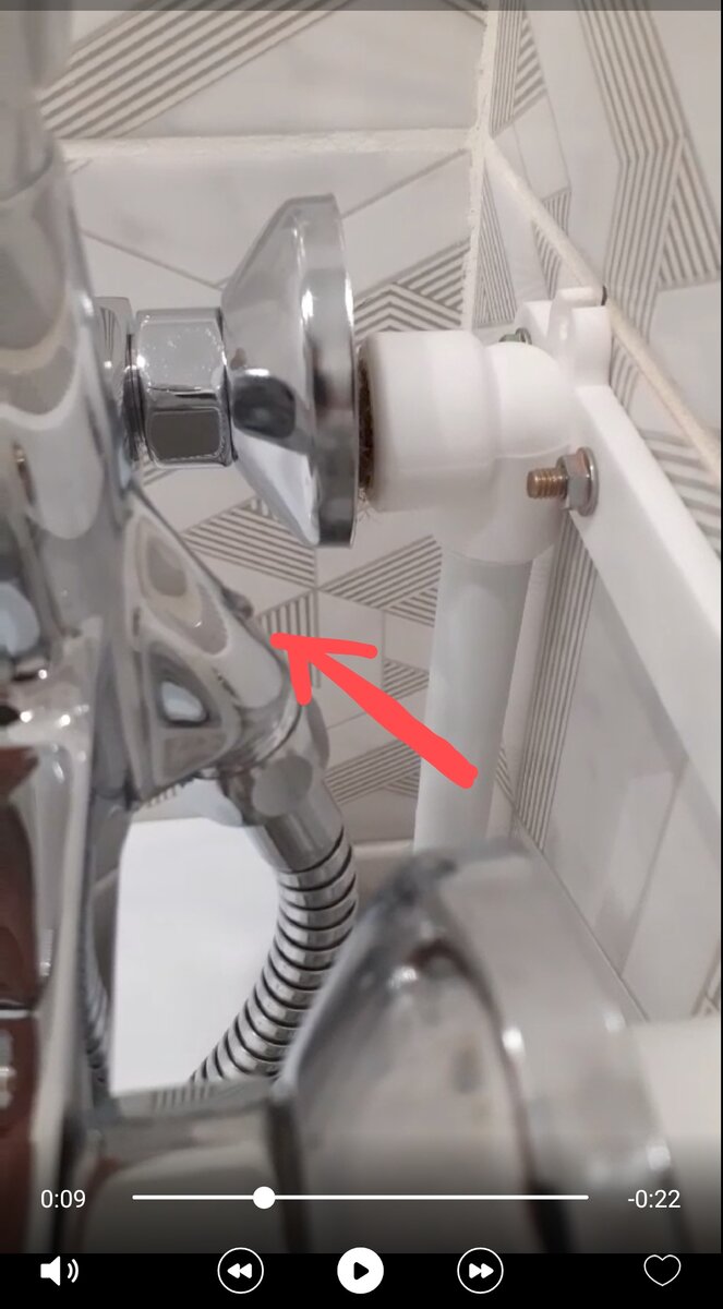 Капелька из трещинки