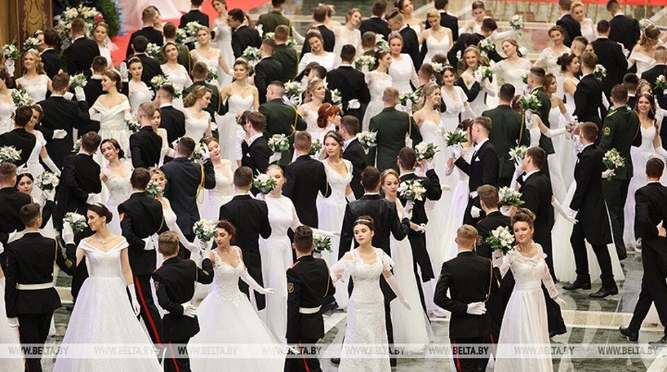     В Беларусь возвращается традиция рождественских балов. Фото: архив БелТА