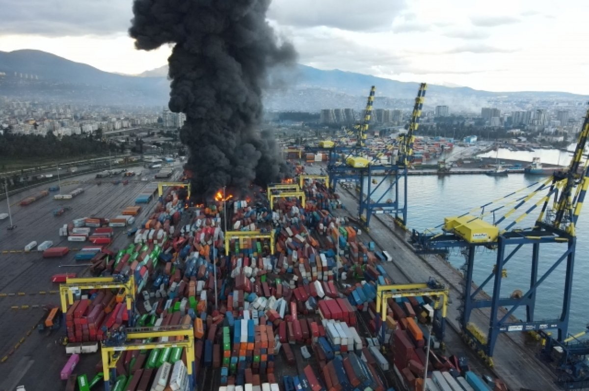    Пожар в турецком порту Искендерун удалось взять под контроль