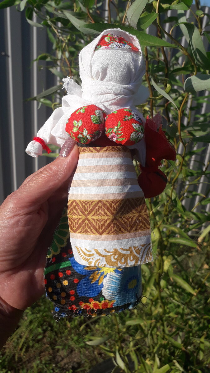 Кукла-мотанка из ткани: значение оберега и техника изготовления своими руками