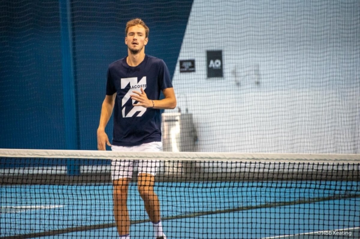    Медведев вышел в финал US Open, обыграв испанца Алькараса
