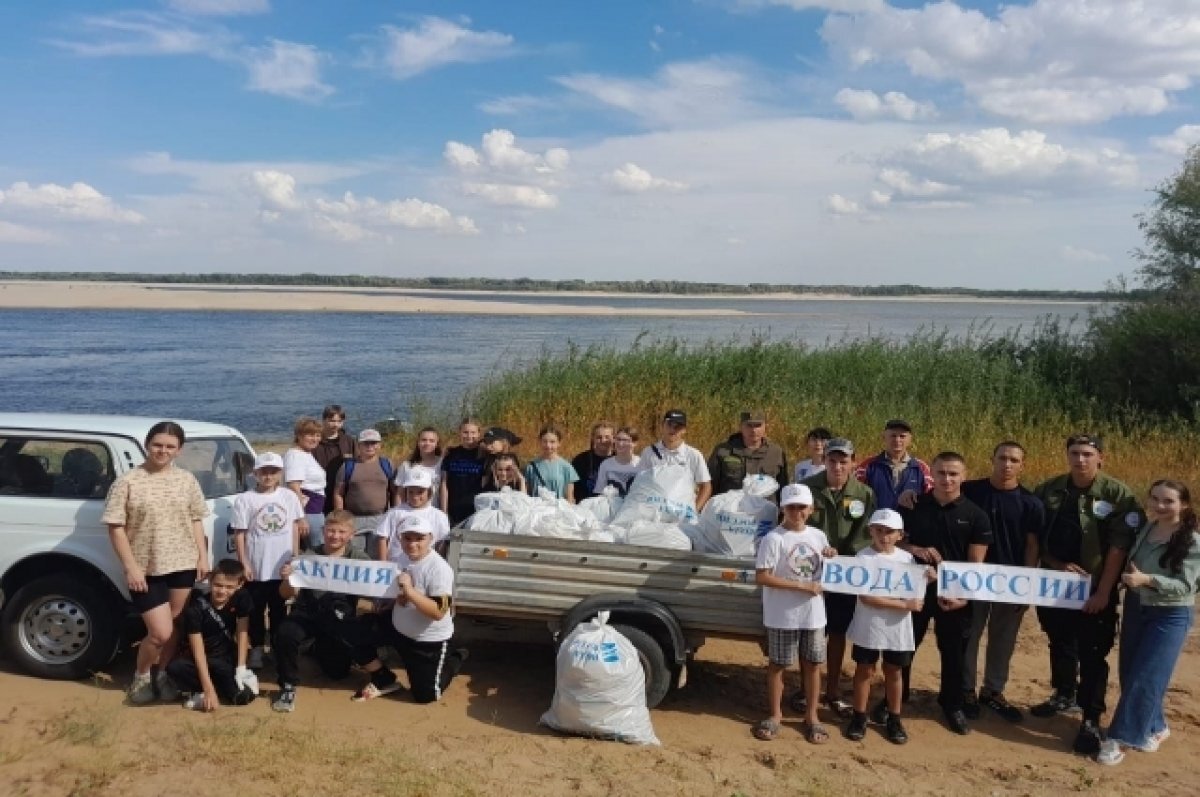    В Астраханской области очистили от мусора 320 км берегов рек