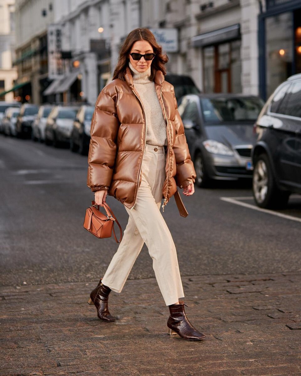    Носите пуховики с джинсами, которые подчеркивают фигуру@thestylestalkercom