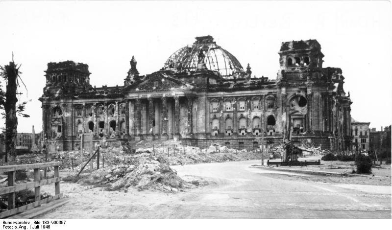 Рейхстаг, 1946 год | Источник: Bundesarchiv, Bild 183-V00397 / CC-BY-SA 3.0