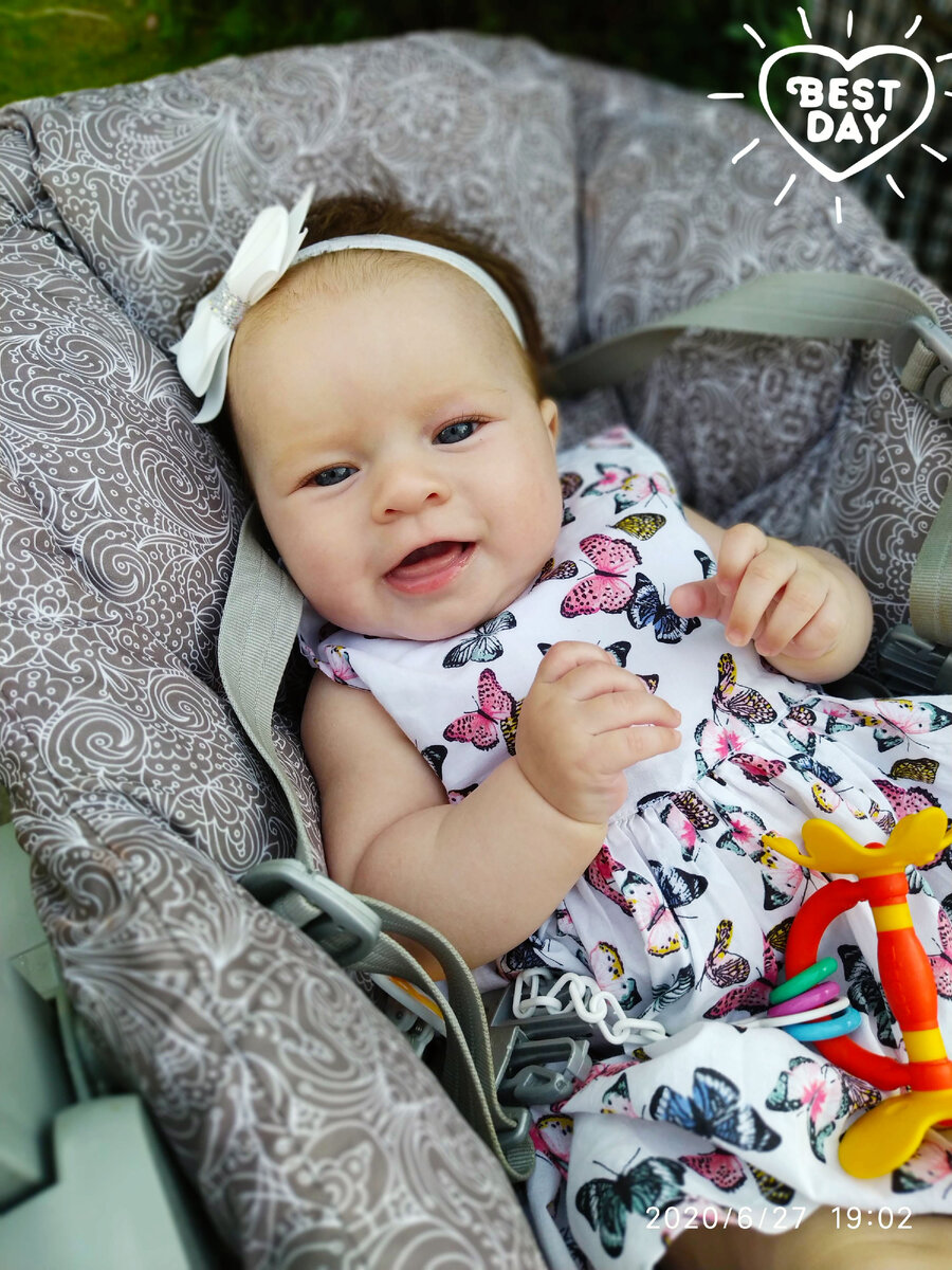 На этом фото моей дочке ровно 3 месяца. Как же организовать свободное время ребенка так, чтобы он развивался полноценно? 