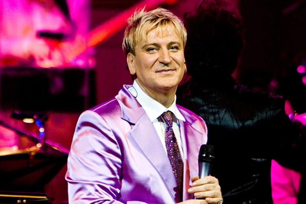 На его концерте- неизменный аншлаг.