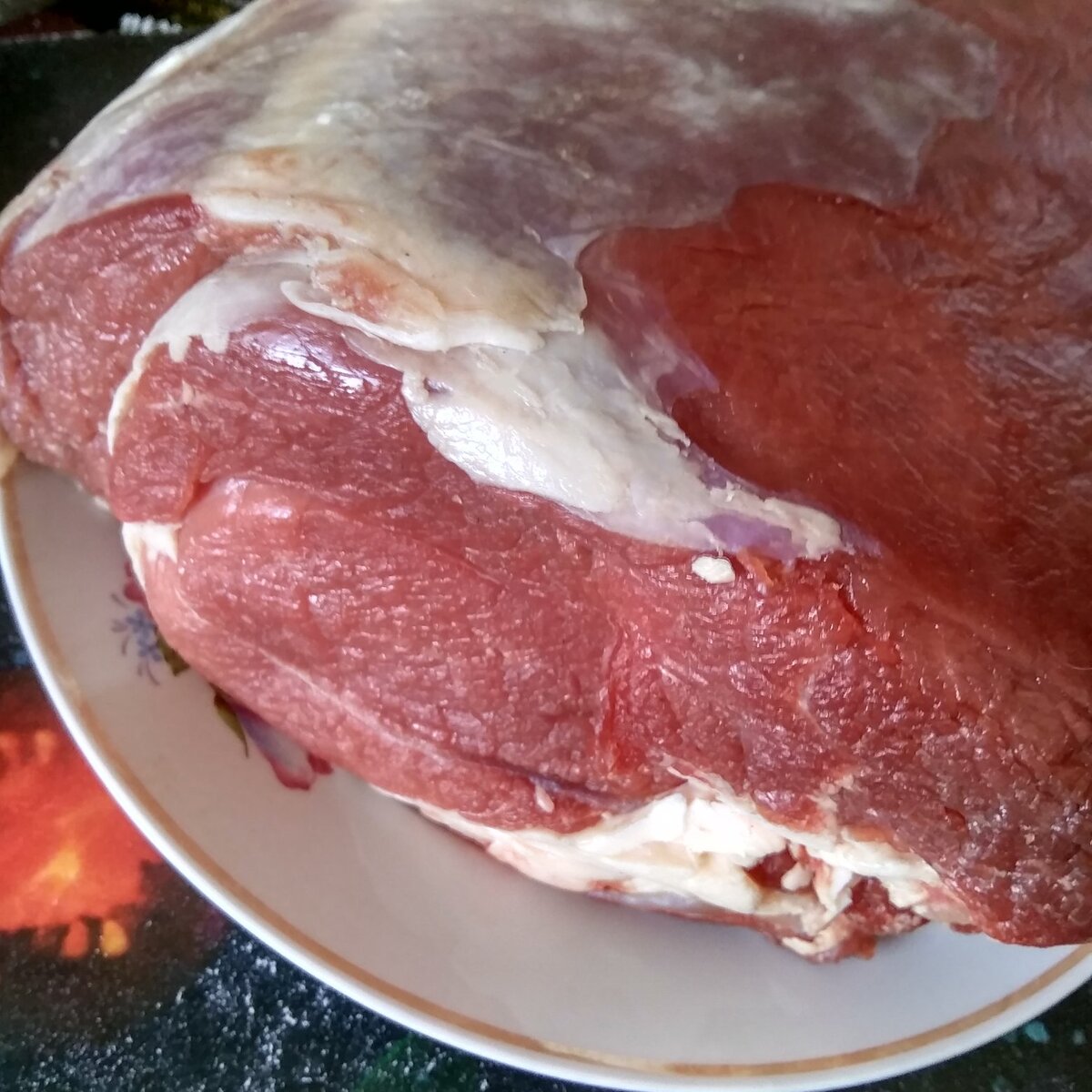 Красивый мясной орех