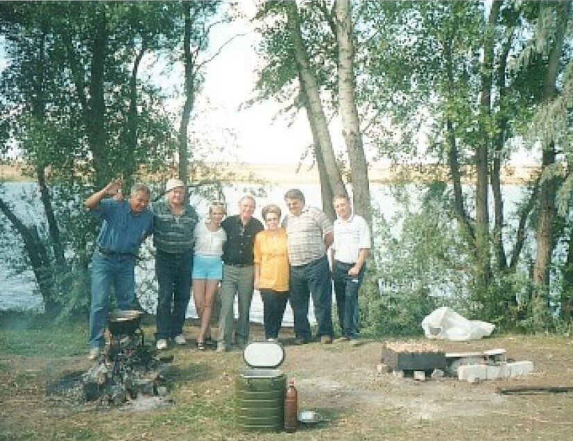 Делу время, а потехе час. Но не часто он выдавался...