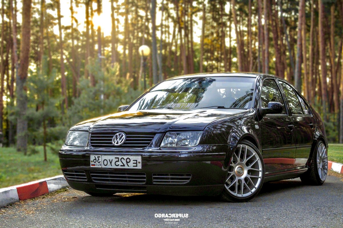 Одни из них любят такие тачки)))