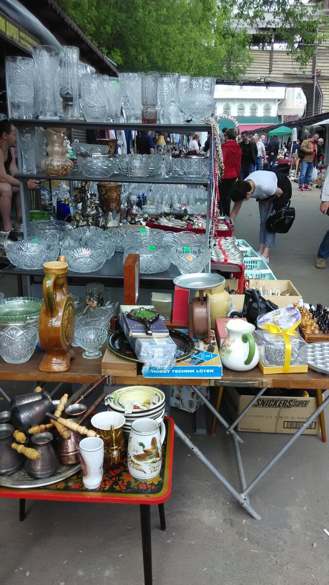 23 мая 2021 г. Воскресный теплый май на блошином рынке в Измайлово. Фото автора.