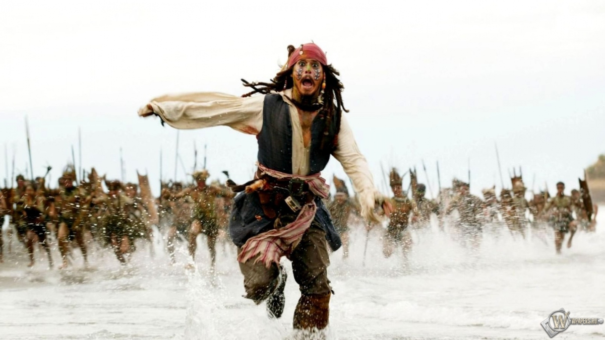 «В “Диснее” возненавидели меня. Они пытались найти любую возможность, чтобы меня выгнать. “Нам надо его заменить”, “Мы не понимаем этого капитана Джека Воробья. Что с ним?”, “Что с его руками?”, “Он пьян?”, “Он, что – умственно отсталый?”, “Он, что, гей?”».