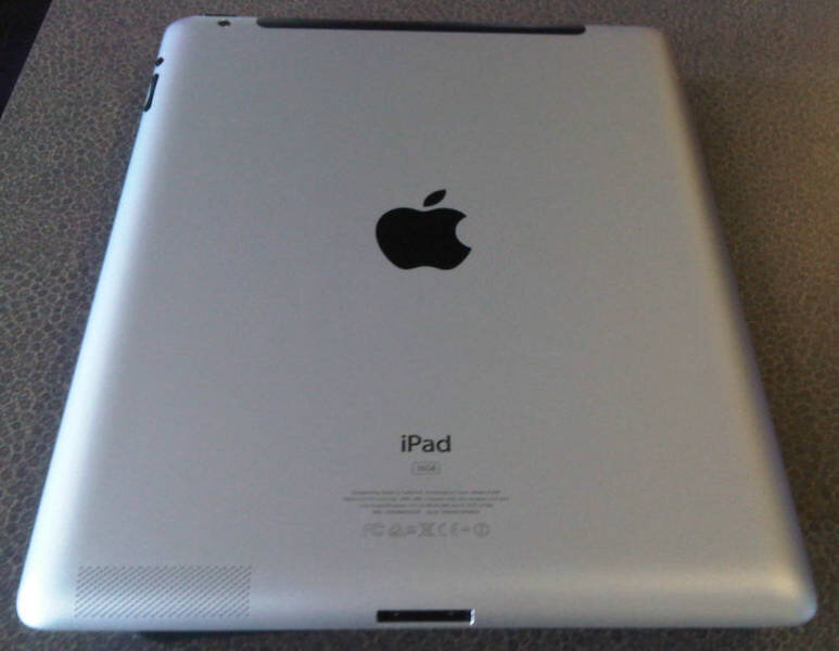 Обтекаемый корпус и старый разъём... ностальгия | Источник - http://smart-48.ru/components/com_virtuemart/shop_image/product/import_files/9c/9c5d4d2c-2729-11e2-8a48-88532ea12ce0_0ee64a10-4ff7-11e2-a9a9-88532ea12ce0.jpeg