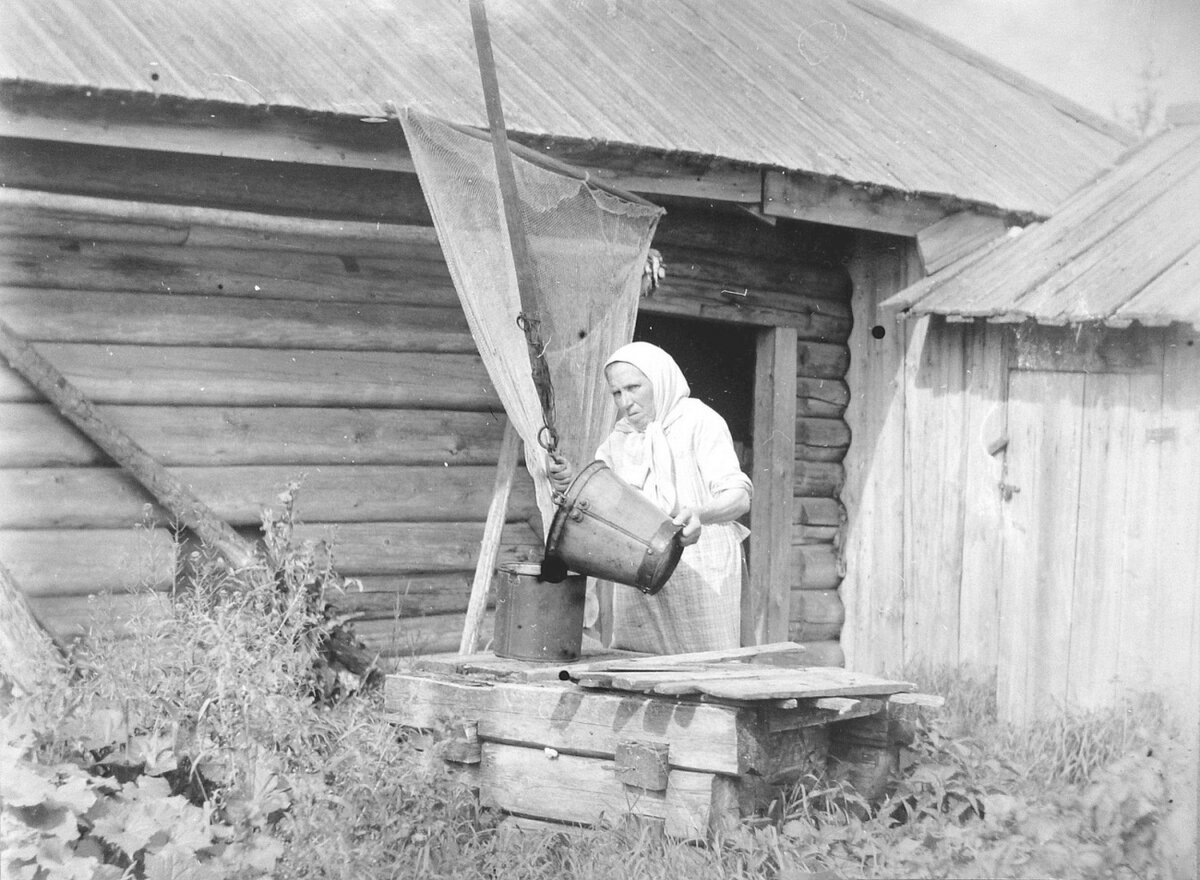 Быт русских деревень. Фотограф Лобовиков Вятка.