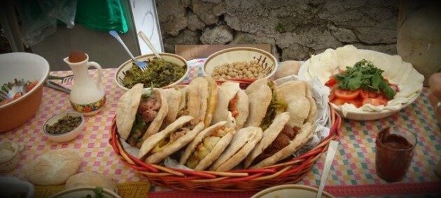 La puccia salentina, булка из манки, набитая всякими вкусностями