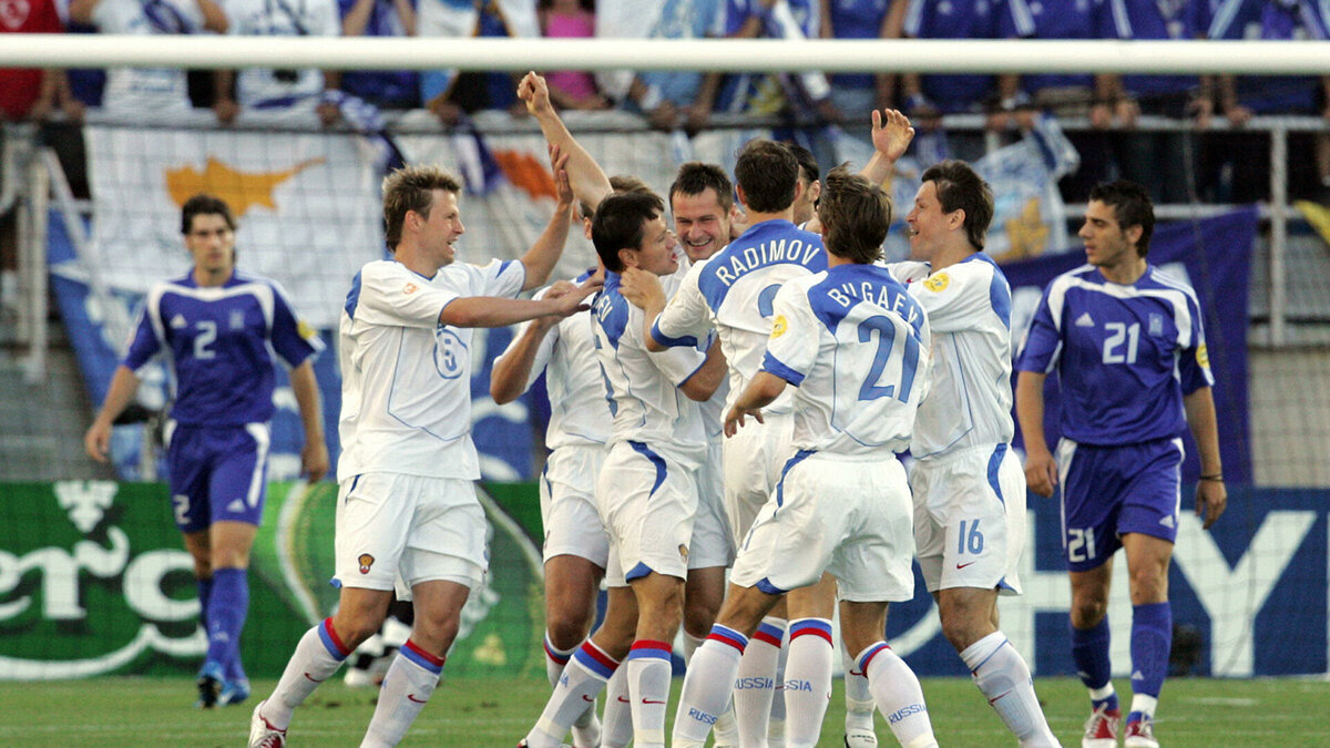 Евро 2004 по футболу. Евро 2004 Кириченко. Сборная Греции чемпион евро 2004. Россия Греция евро 2004.