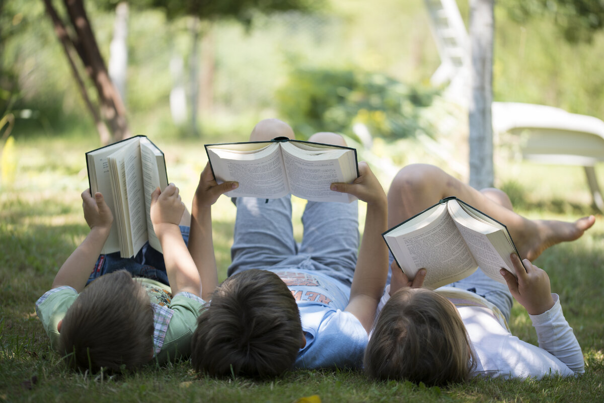 Детский книжный лагерь от Лабиринта и Эксмодетство. Читайте, выполняйте  онлайн-задания и получайте призы | Лабиринт | Дзен