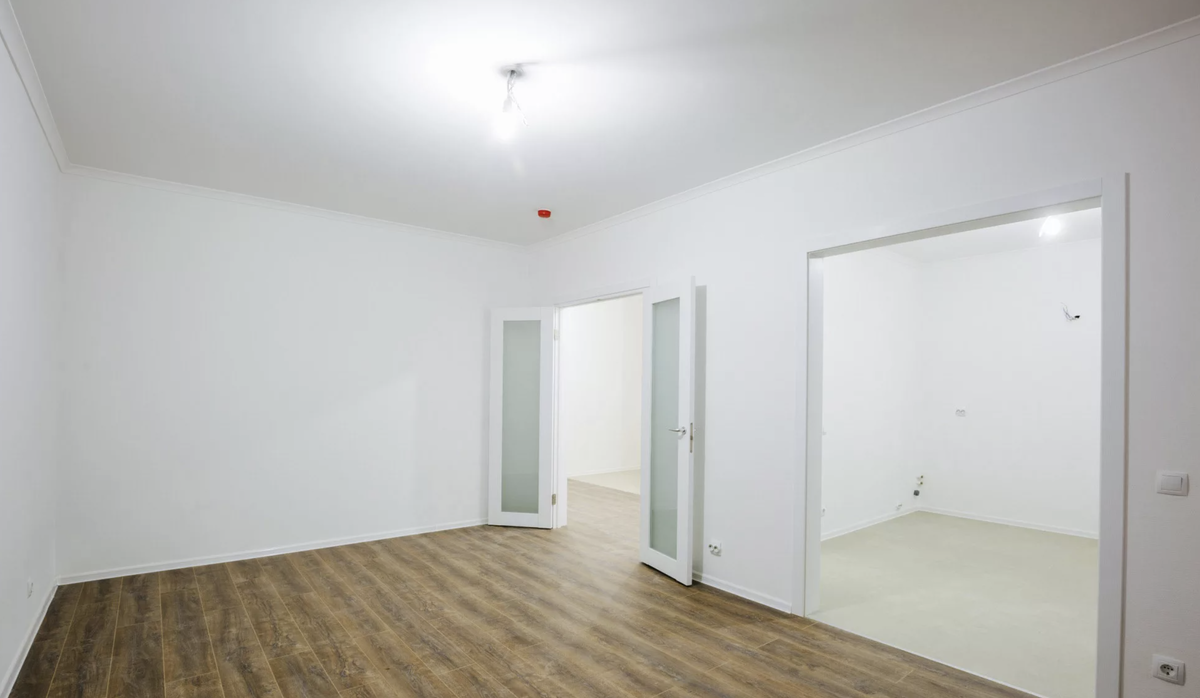 Приятно заезжать в квартиру с чистовой отделкой, но, увы, качество ее оставляет желать лучшего (фото - varshavka141.ru)