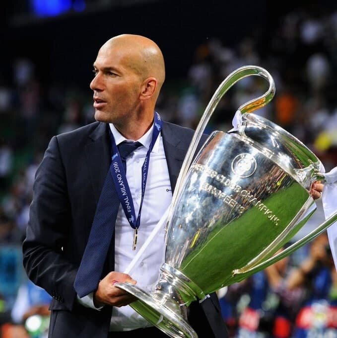 Real списала долг Зидана в размере 10 миллионов евро
