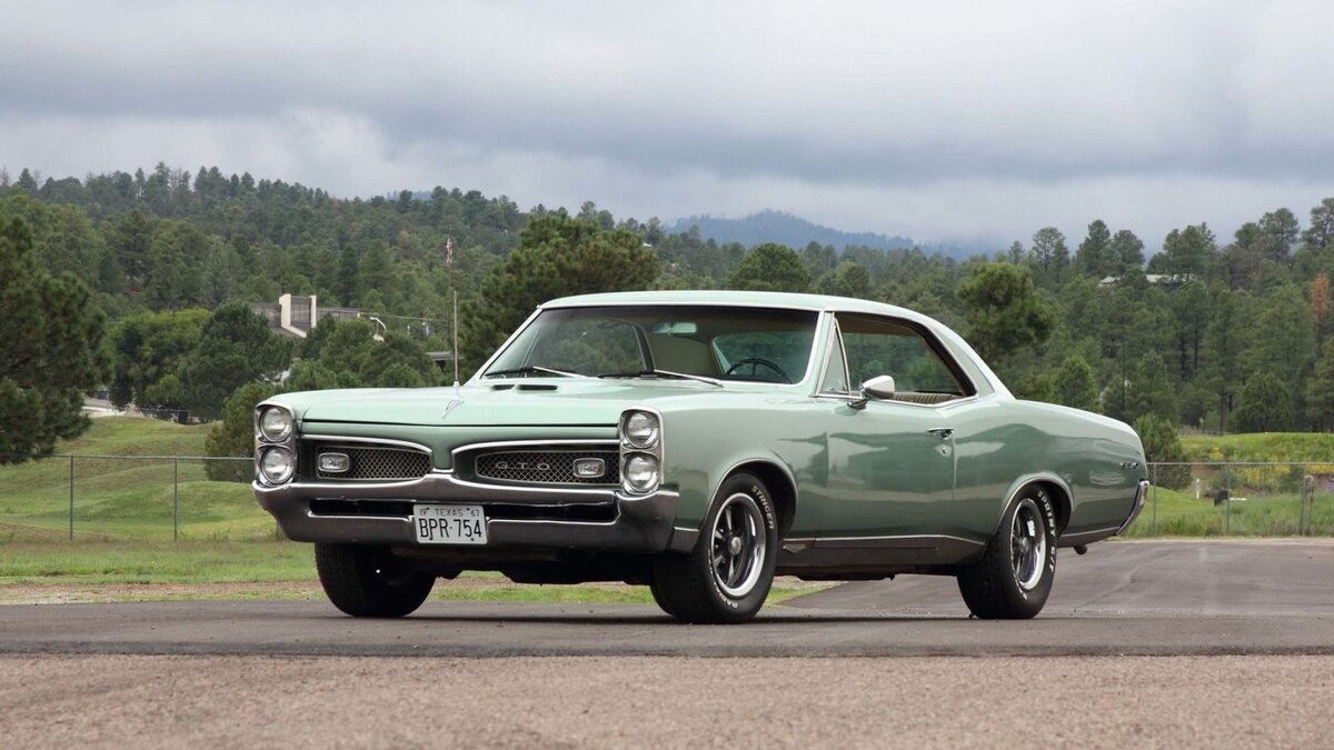 https://img4.goodfon.ru/wallpaper/original/6/22/pontiac-gto-1967-green-old-hardtop.jpg