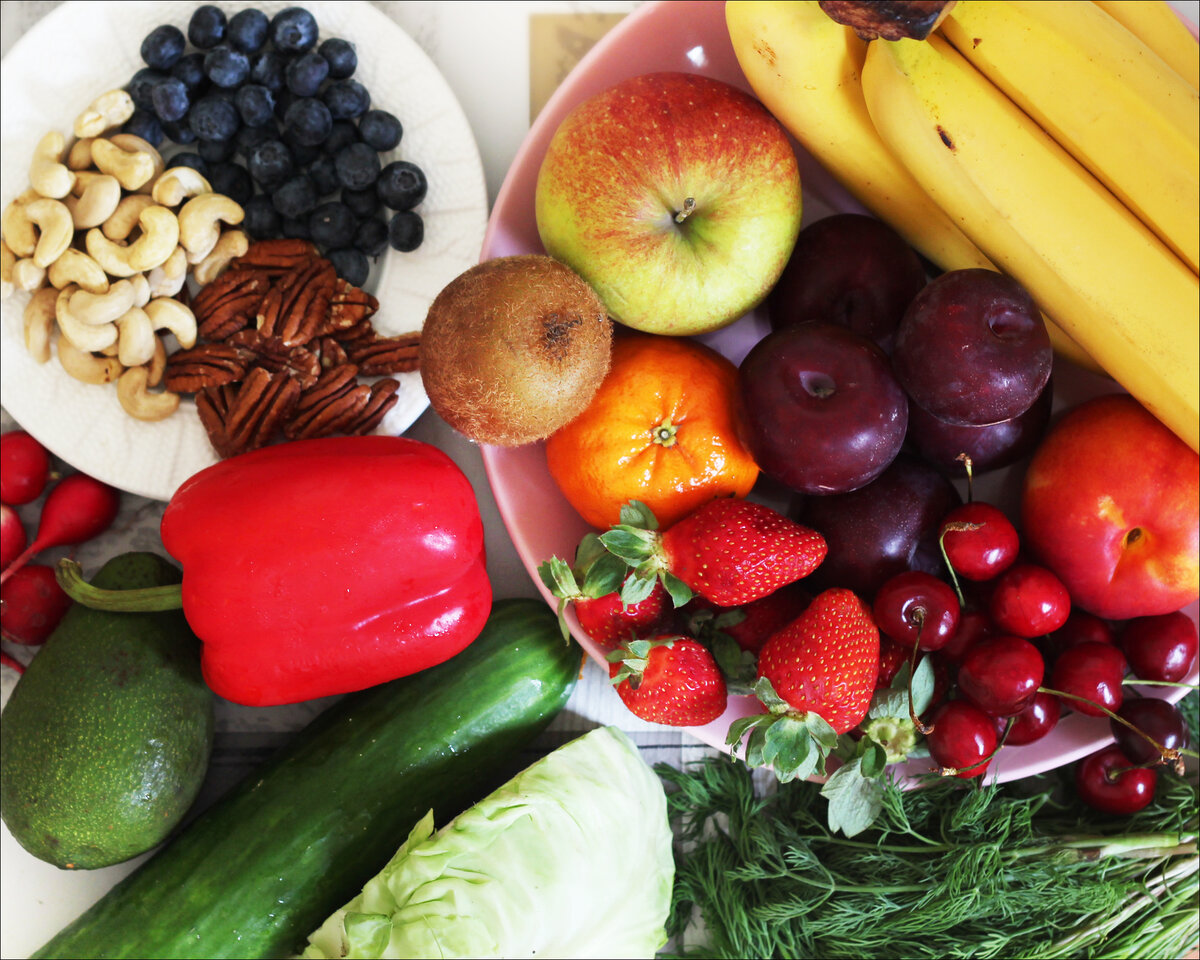 В чем преимущество смешанного рациона включающего растительную. Овощи и фрукты. Овощи, фрукты, ягоды. Еда фрукты и овощи. Фрукты овощи орехи.