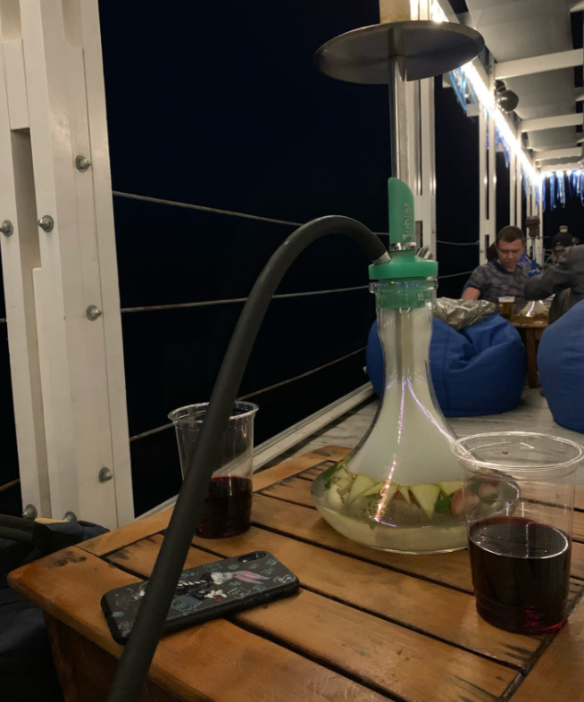 Ночь, причал, любимый мужчина рядом. Романтика. :)