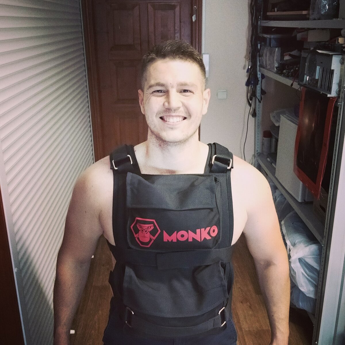 Мой новый офисный друг — жилет утяжелитель Monko на 20кг