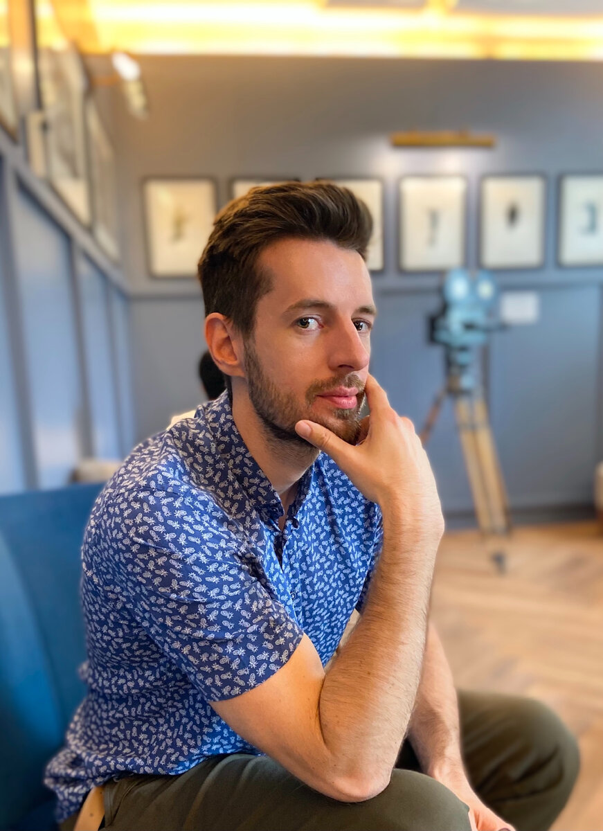 Не знал какую подобрать фотку, поэтому решил просто вставить. Типа мыслитель епте😁