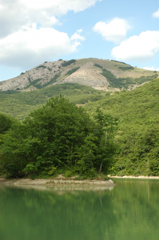 Это горное озеро Ворон