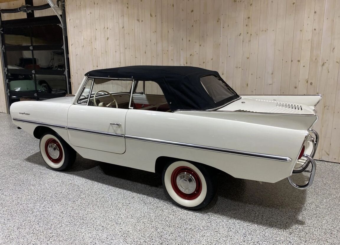 На мотор надейся, но вёсла не забудь. Amphicar 770, идеальная машина для  рыбалки | Гараж Автоклассика | Дзен