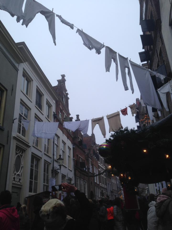 Город Девентер, население 100 тыс. Во время фестиваля Диккенса. Фото автора