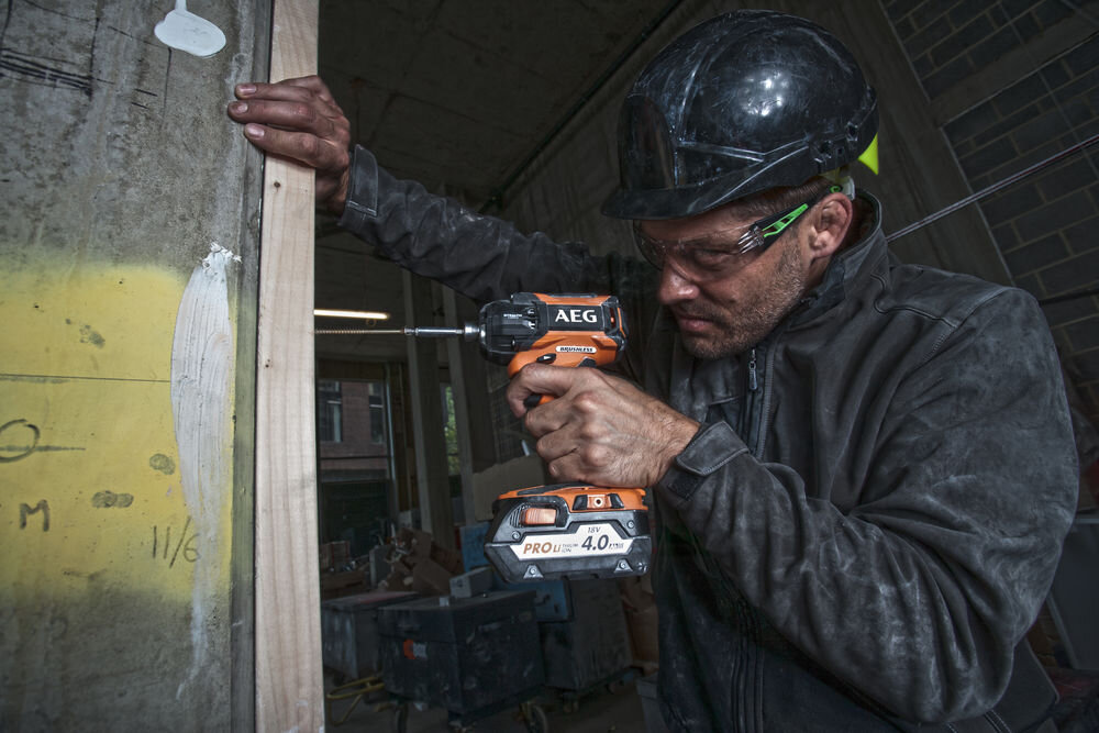 Импульсный гайковерте AEG PRO18В BSS 18OP