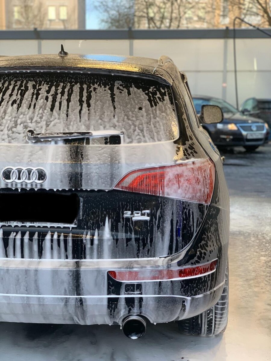 Вместе с пеной стекает основная грязь. 