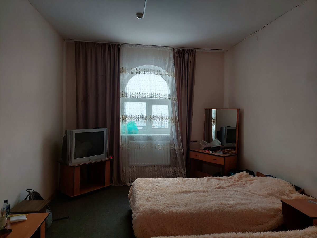 Двухместный номер в отеле "Арго", Листвянка. Фото автора.