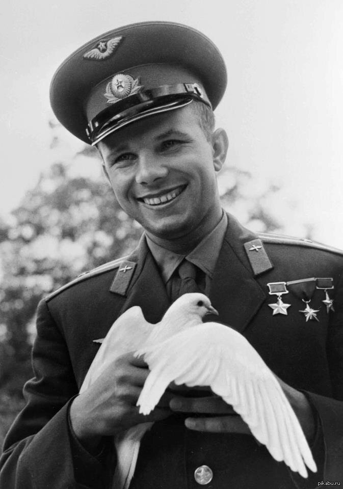 Первый космонавт Земли Юрий Алексеевич Гагарин.