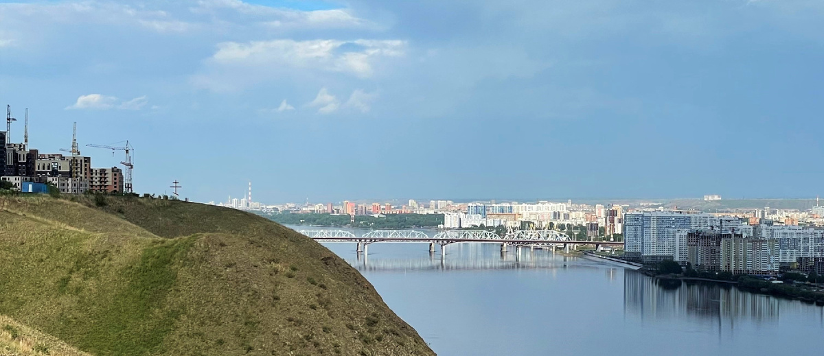 Смотровая площадка «Красивый берег» в Академгородке. Ж/д мост.