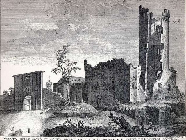 Развалины замка Монца.