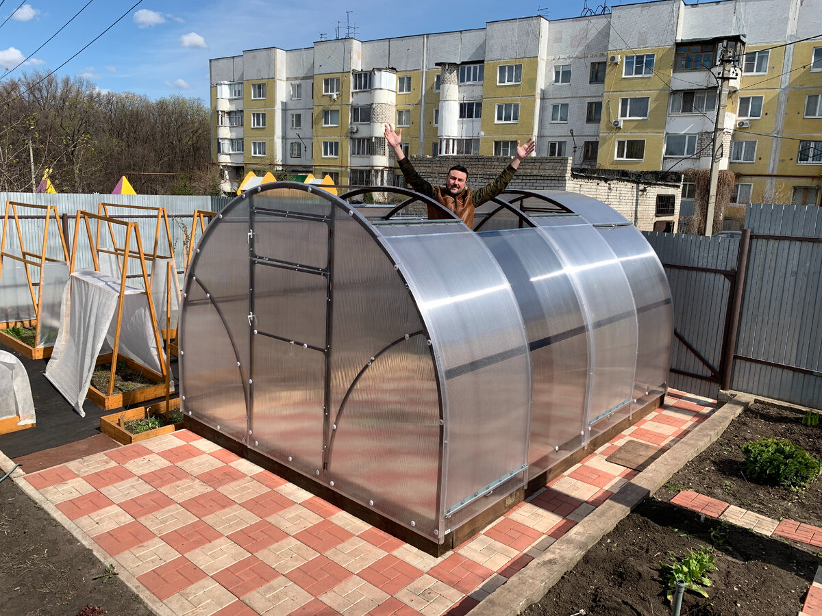 Теплица с раздвижной крышей