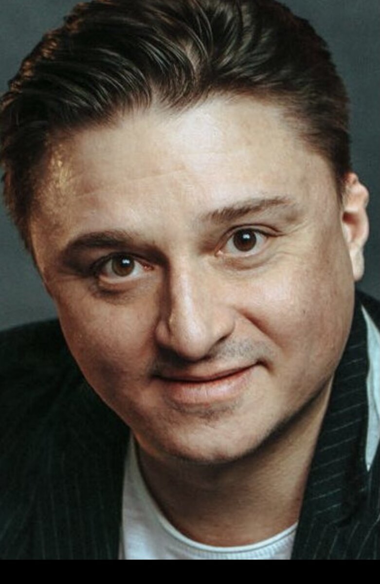 Максим Лагашкин (Маслов), актеру 44 года