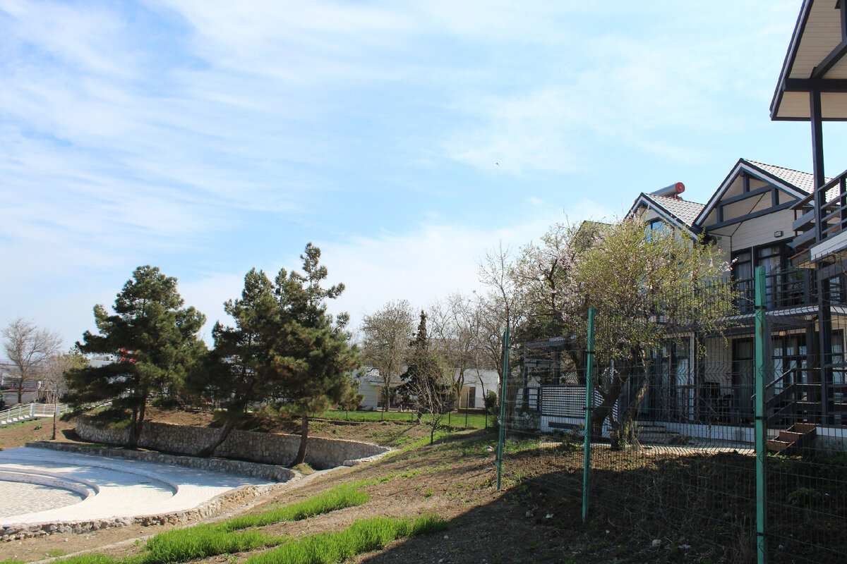 Пансионат "Рига" - г.Щелкино Ленинский район Крыма