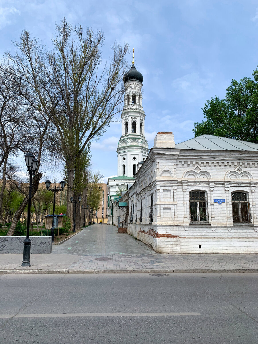 Город, который умеет удивлять: фото-прогулка по колоритной Астрахани |  Зачем я там была? | Дзен