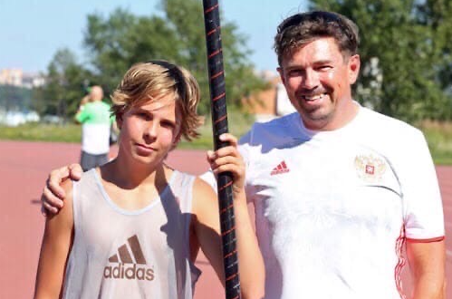 Сын и отец Волковы.