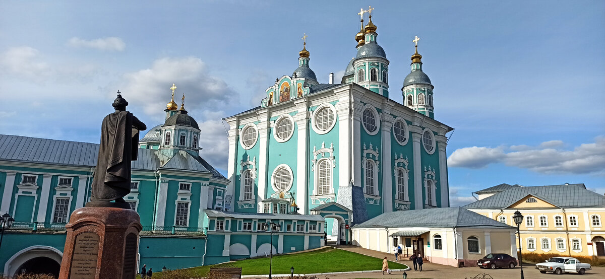 Успенский собор в центре города. 