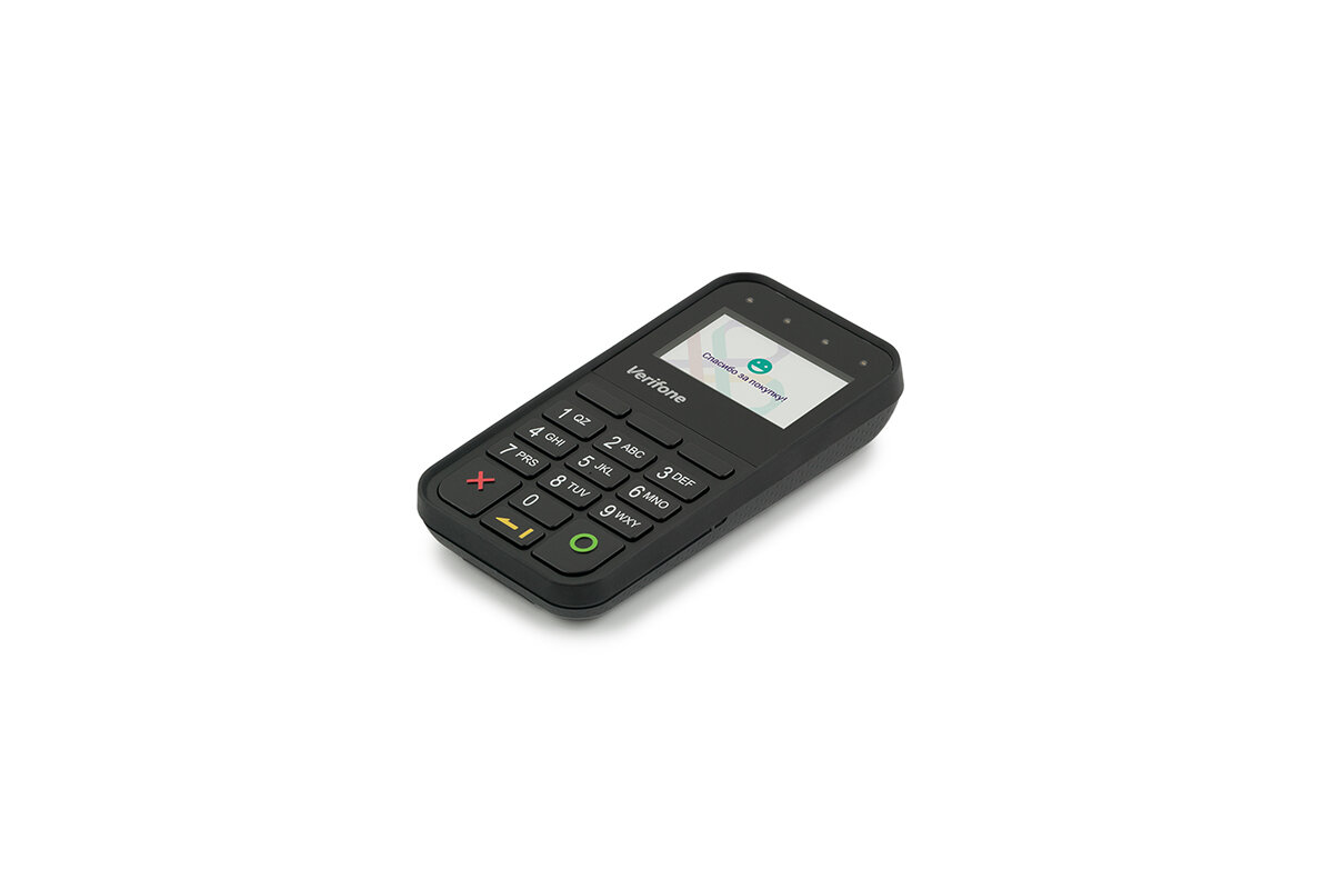  Verifone 1000SE CTLS представляет собой современную и эргономичную выносную клавиатуру с возможностью принятия бесконтактных платежей посредством карт и современных NFC-гаджетов.
