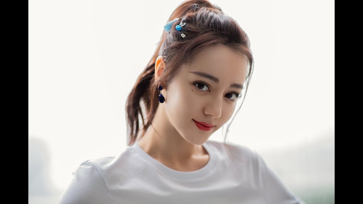 Китайская актриса Дильраба Дильмурат. 