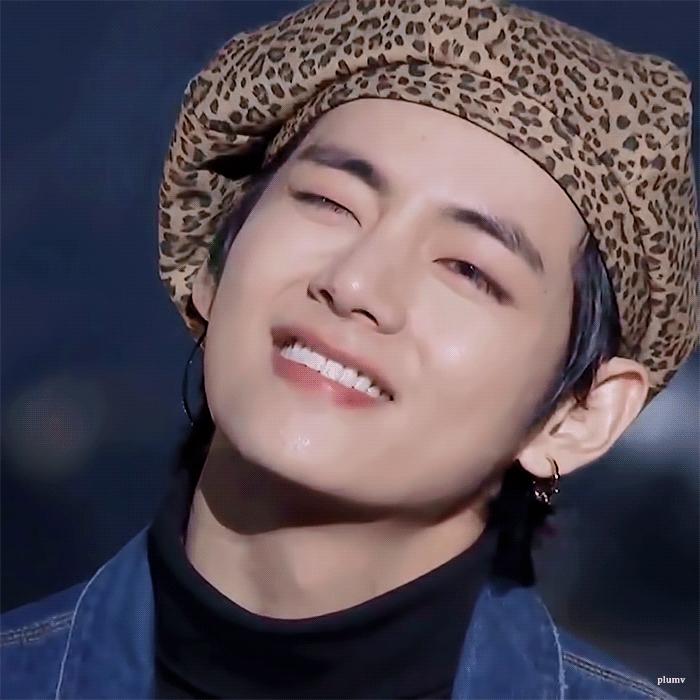BTS. Kim Taehyung & his beret.
