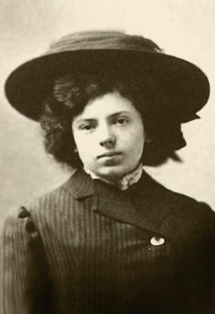 Вера Инбер. Дореволюционная фотография